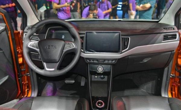 Là xe điện giá rẻ nhưng sản phẩm được trang bị hệ thống nội thất hiện đại và tiện nghi Là xe điện giá rẻ nhưng sản phẩm được trang bị hệ thống nội thất hiện đại và tiện nghi